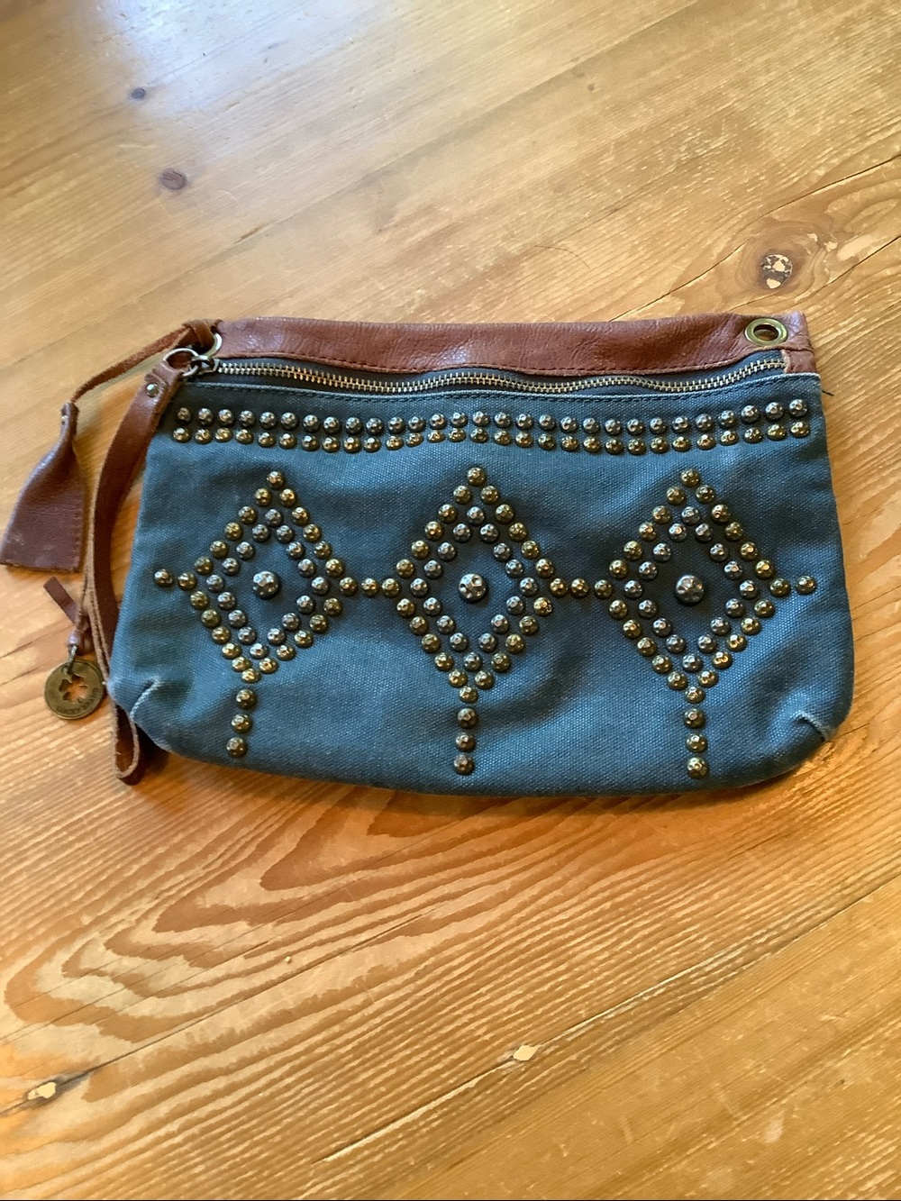 Lucky Brand Canvas Indigo Blue "Roadhouse" Studded Clutch Bag - Picture 2 of 7